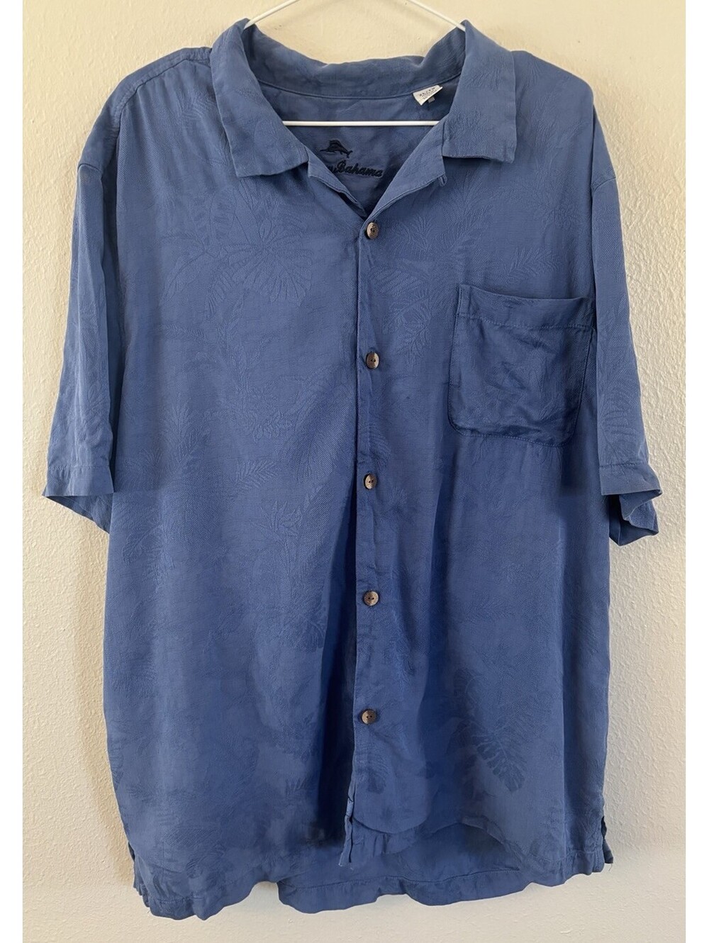 Tommy Bahama Casual Button Up Shirt Dark Blue Leaf Hawaiian Print Shirt Size XL